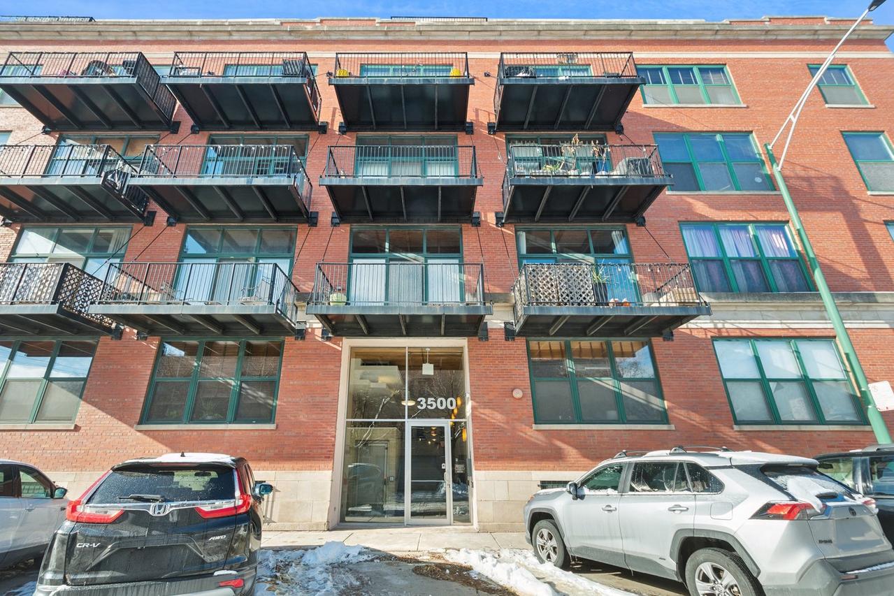 3500 S Sangamon St. #401, Chicago, IL 60609