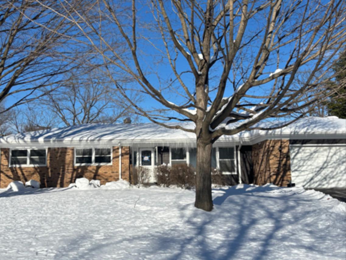 9836 W Paxton Dr., Beach Park, IL 60099