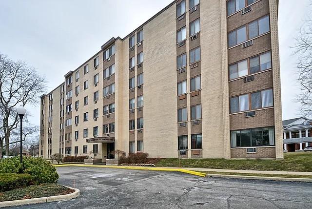 9745 S Karlov Ave. #610, Oak Lawn, IL 60453