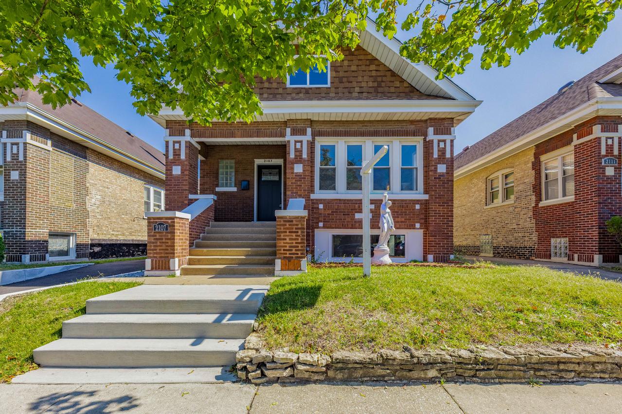 2107 East Ave., Berwyn, IL 60402