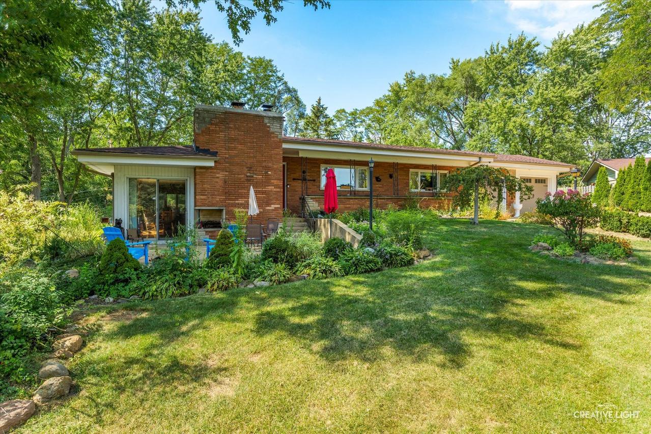 1002 Bruce Dr., Elgin, IL 60120