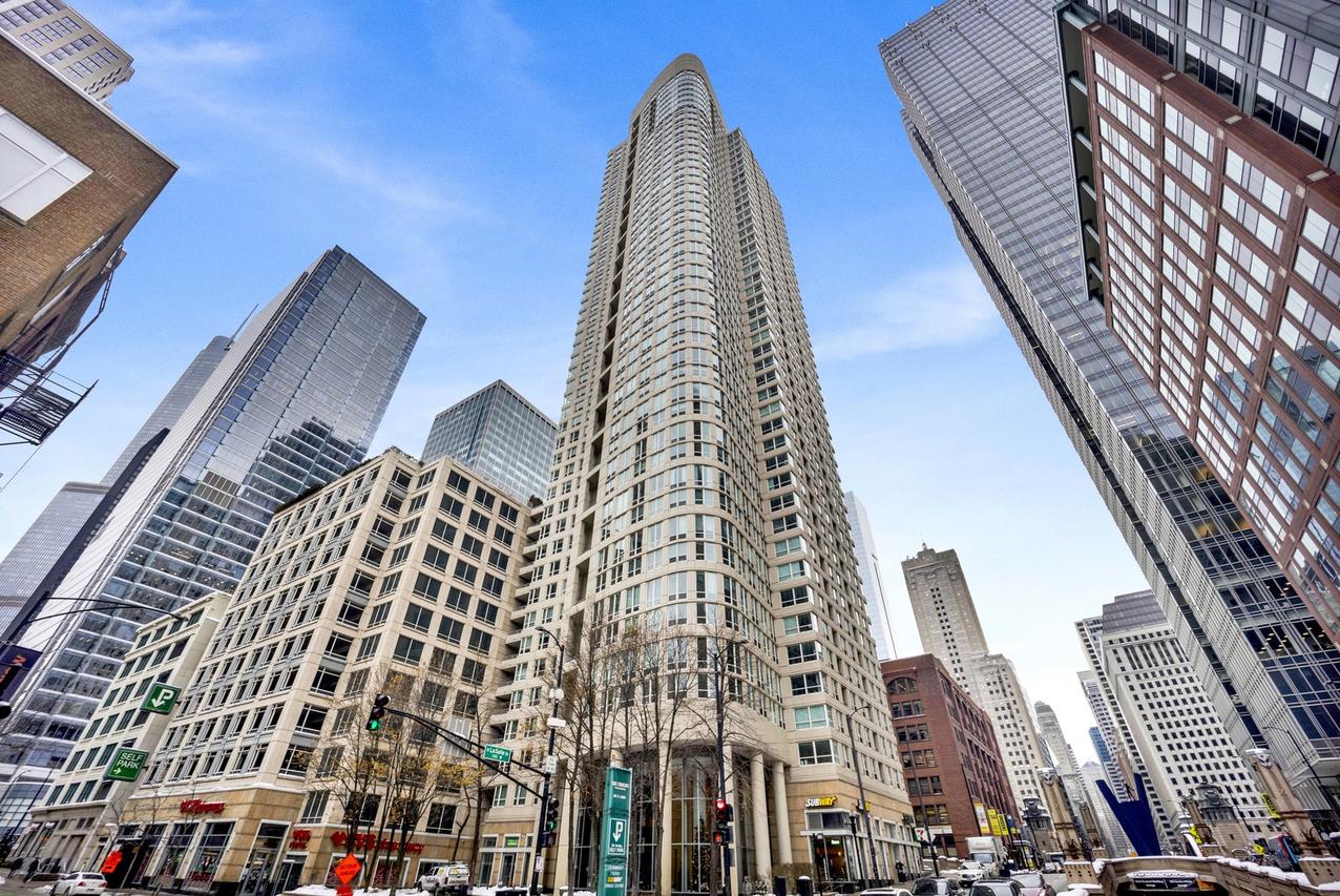 345 N Lasalle Dr. #1804, Chicago, IL 60654