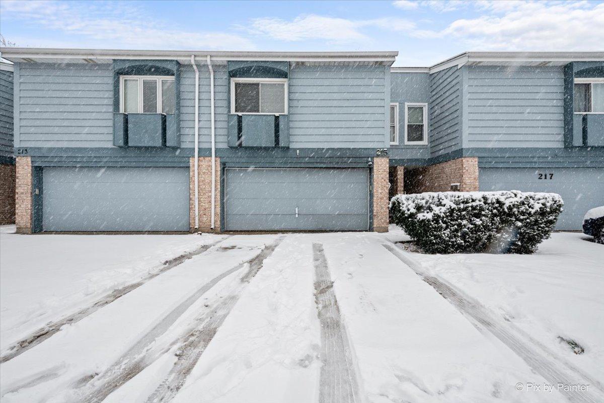 215 Lakeshore Ln., Bloomingdale, IL 60108