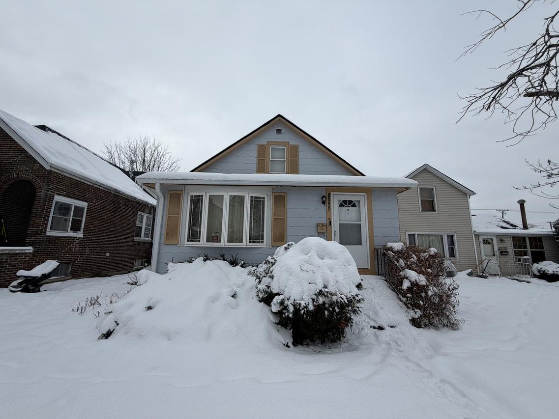 12504 Maple Ave., Blue Island, IL 60406