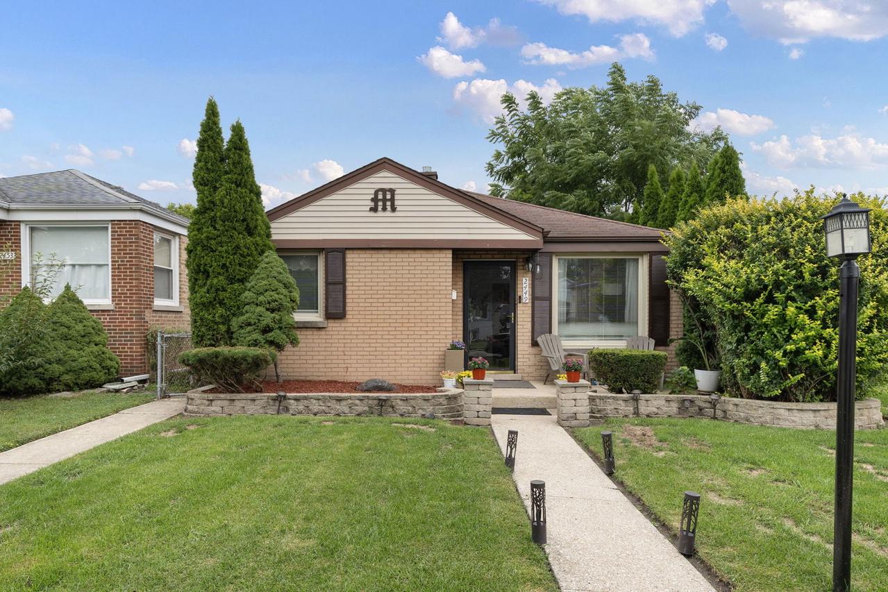 2449 Leyden Ave., River Grove, IL 60171