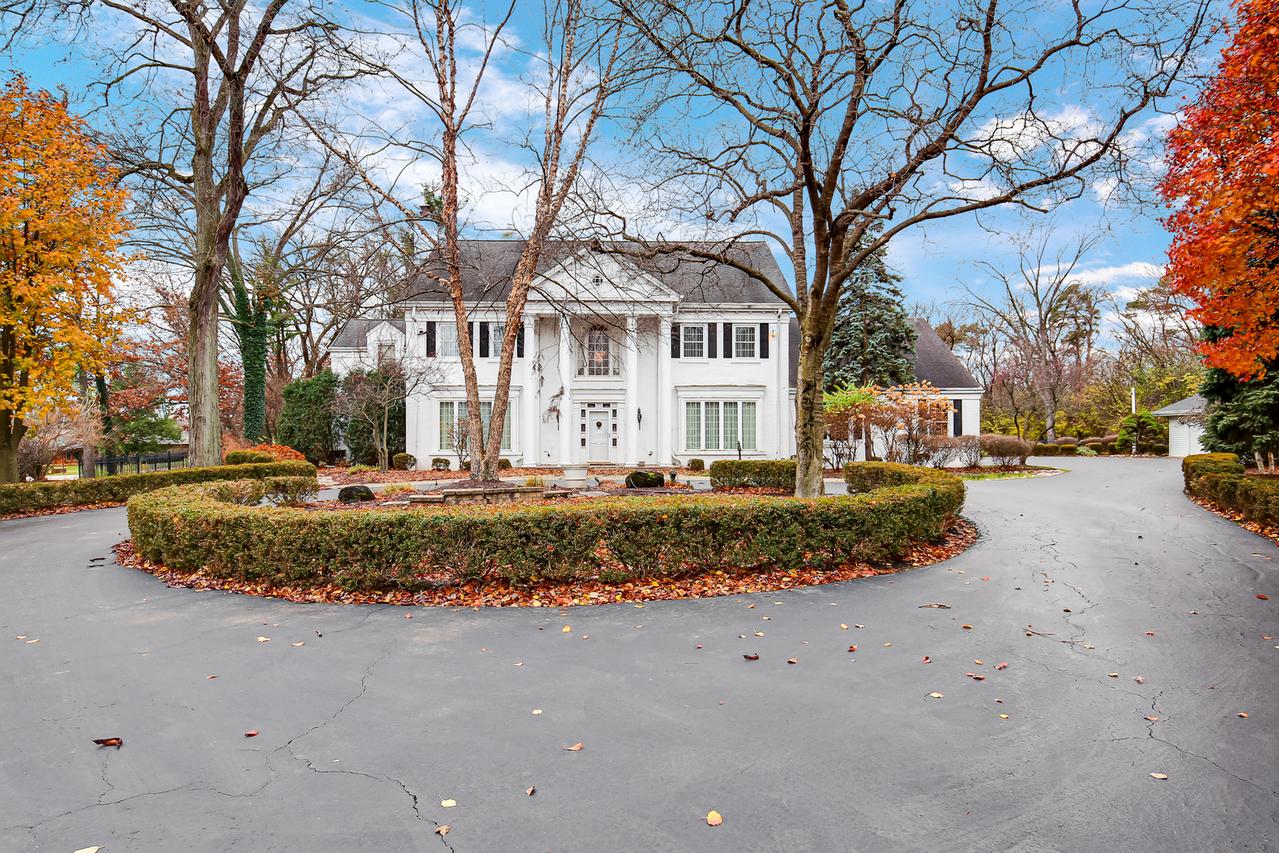 9S174 Drew Ave., Burr Ridge, IL 60527