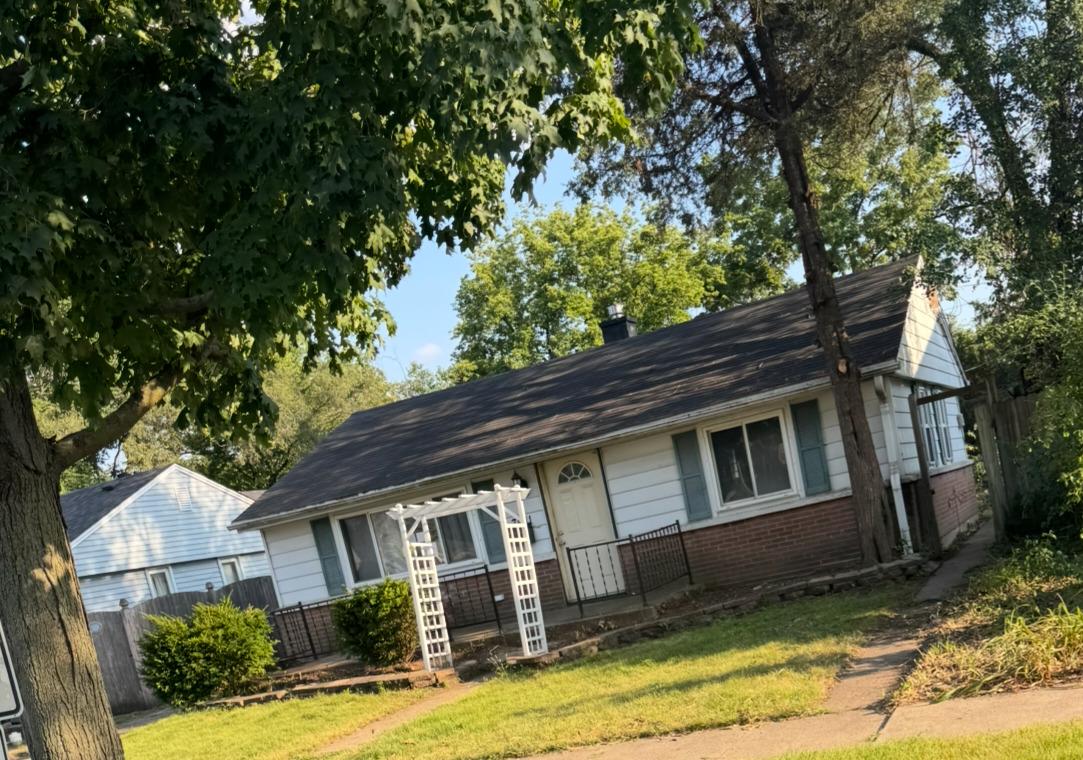 7911 45th St., Lyons, IL 60534