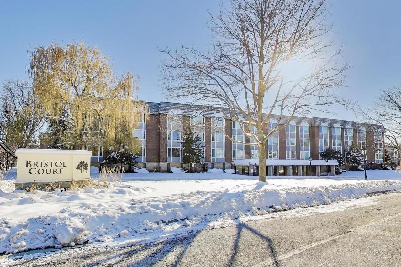 2400 Archbury Dr. #2E, Park Ridge, IL 60068