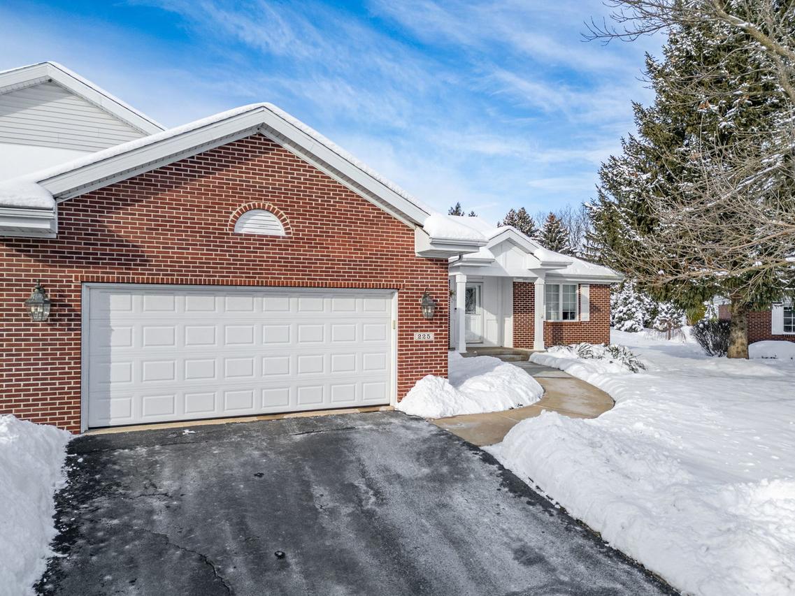 225 Secretariats Way #15, Belvidere, IL 61008