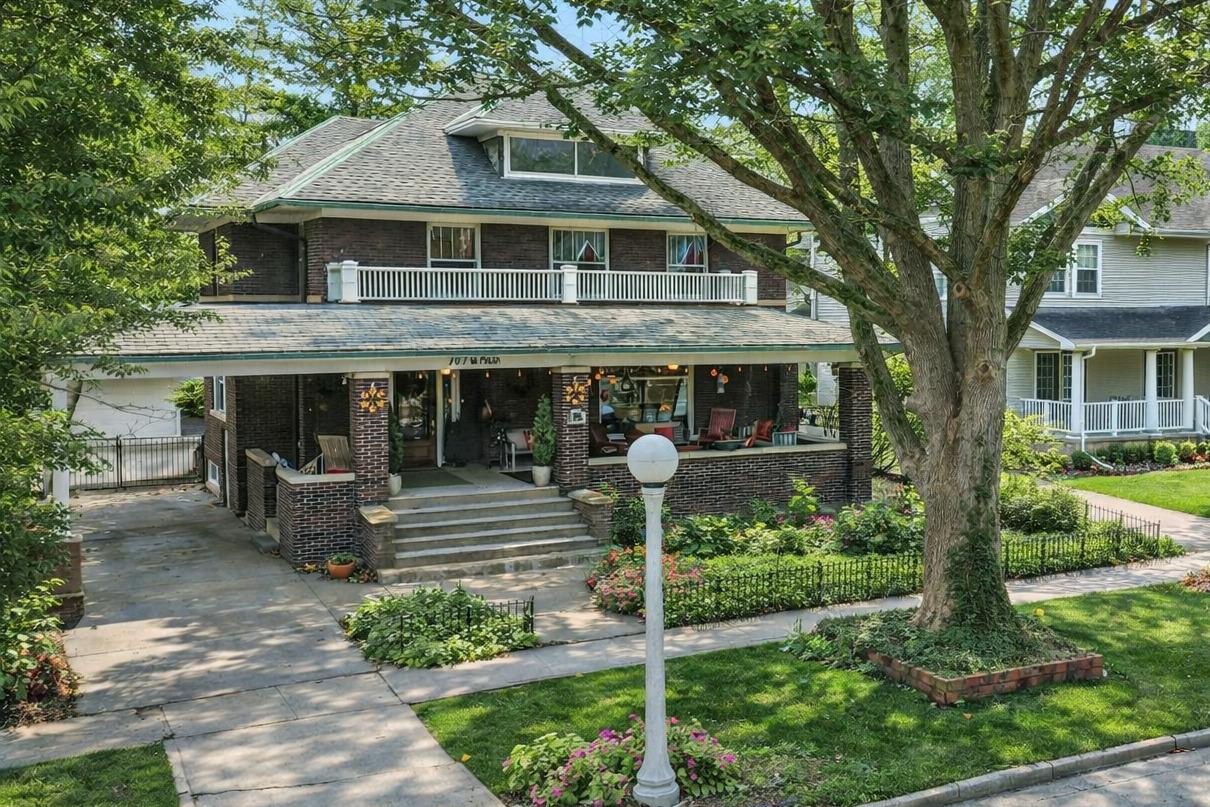 707 W Main St., Urbana, IL 61801