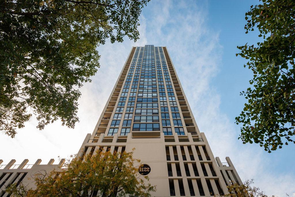 1122 N Clark St. #1403, Chicago, IL 60610