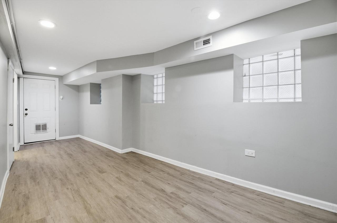 4245 W Monroe St., Chicago, IL 60624