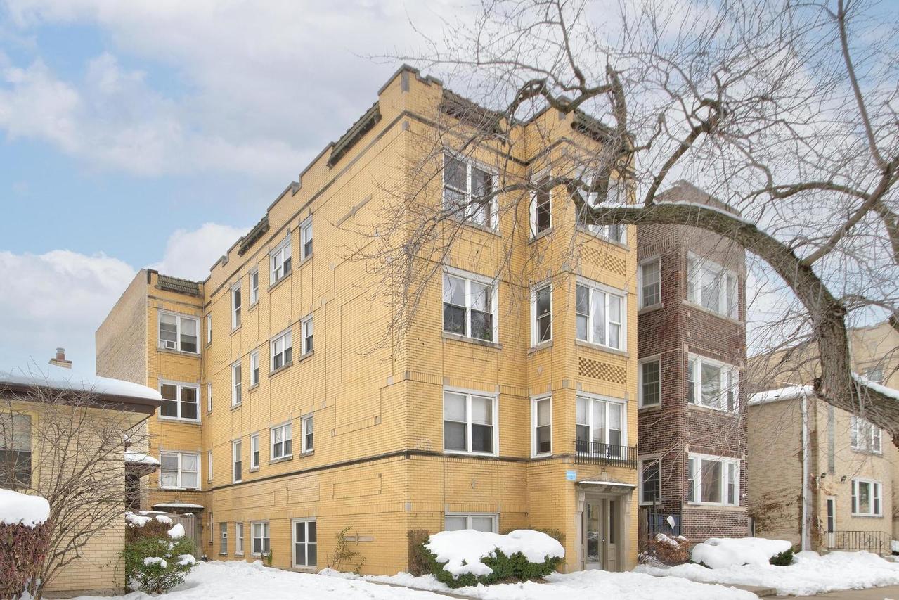 6206 N Francisco Ave. #2B, Chicago, IL 60659