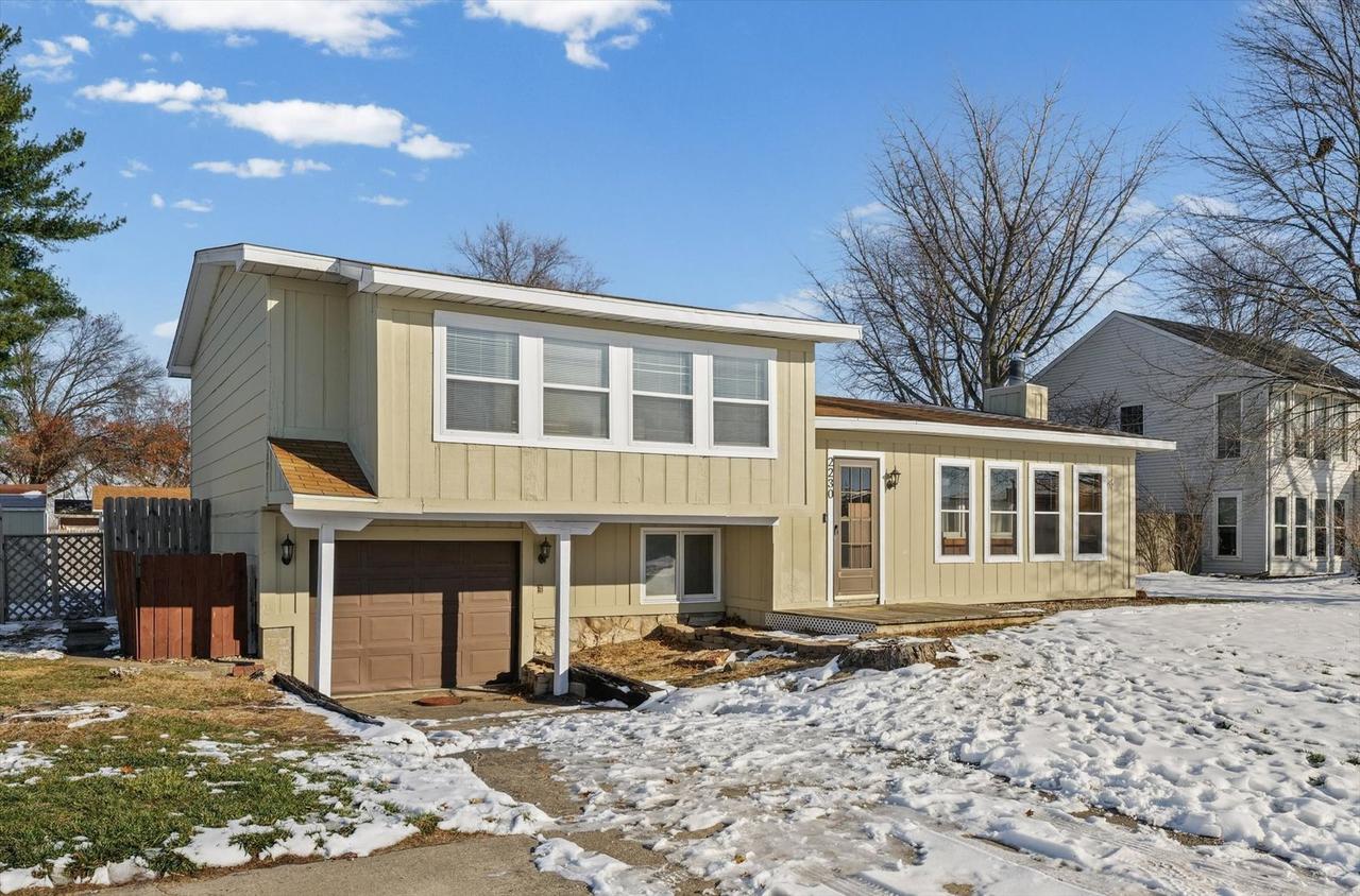 2230 Jeffery Dr., St. Joseph, IL 61873