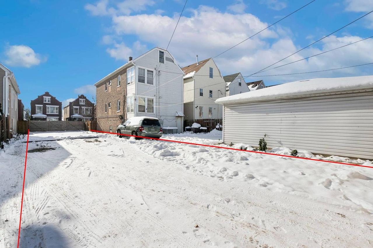 3126 W 41st St., Chicago, IL 60632