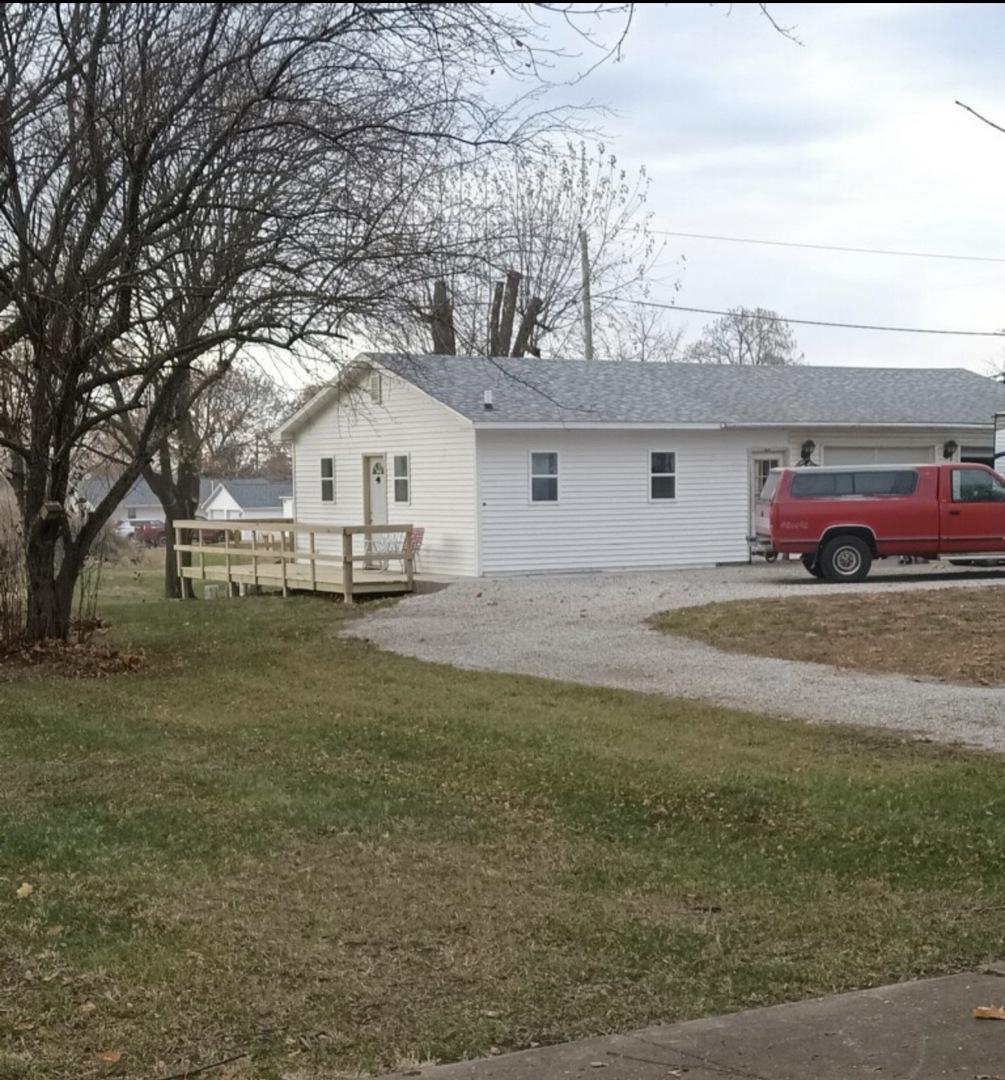 44 Lafayette St., Saunemin, IL 61769