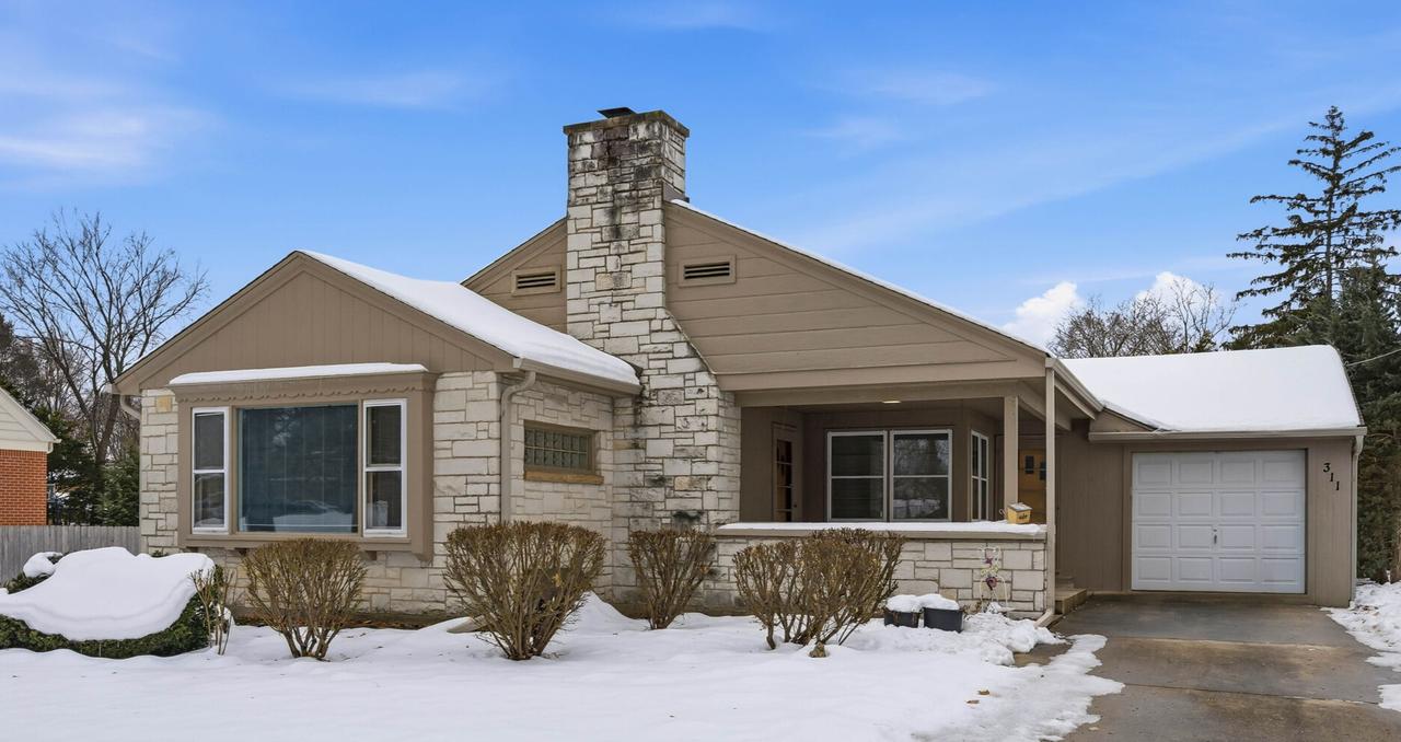 311 Grove St., Crystal Lake, IL 60014