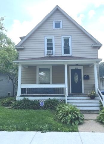 918 N Ash St., Waukegan, IL 60085