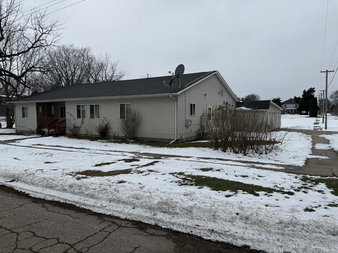 319 N Fourth St., Neponset, IL 61345