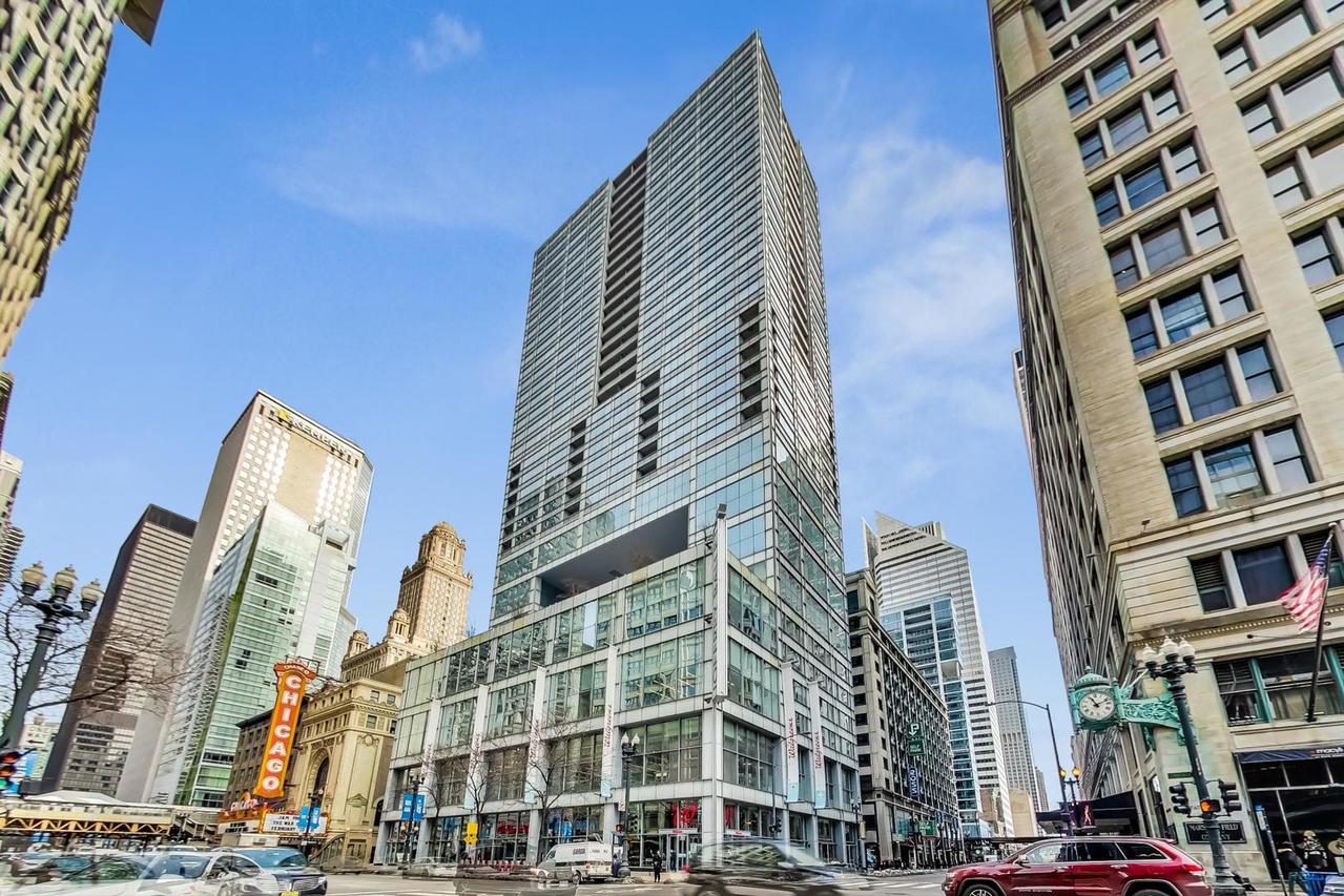 8 E Randolph St. #3007, Chicago, IL 60601