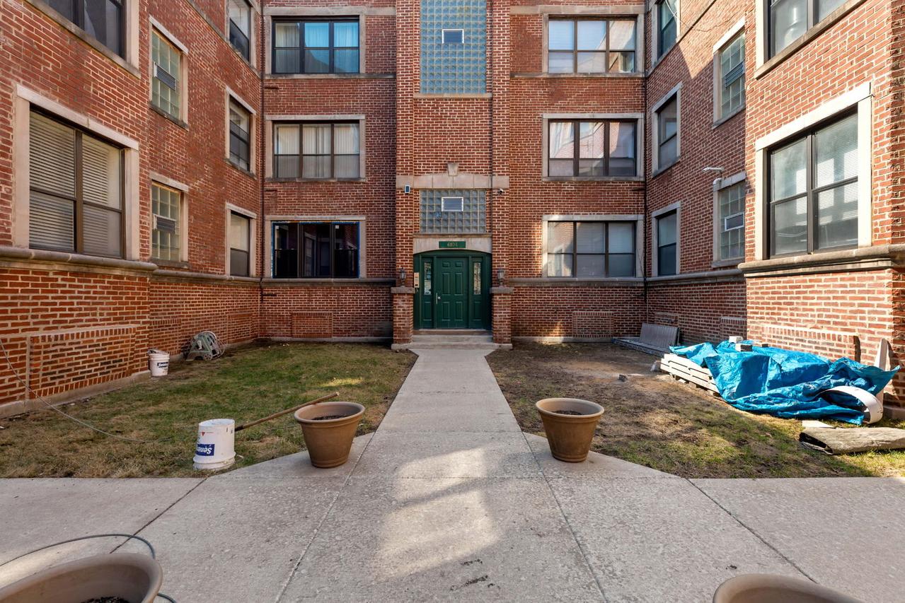 6104 S Dorchester Ave. #2S, Chicago, IL 60637