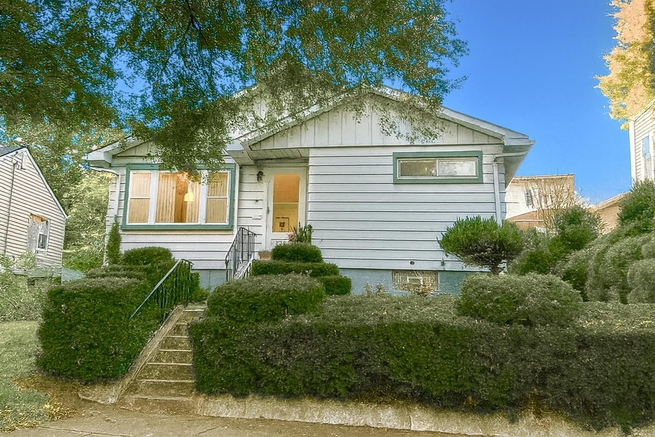 12620 Irving Ave., Blue Island, IL 60406