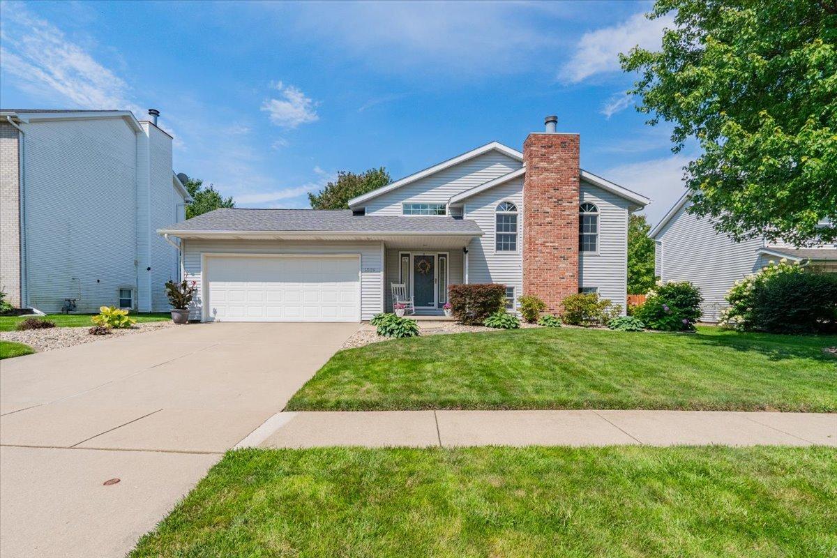 1509 Beckenham Dr., Bloomington, IL 61704