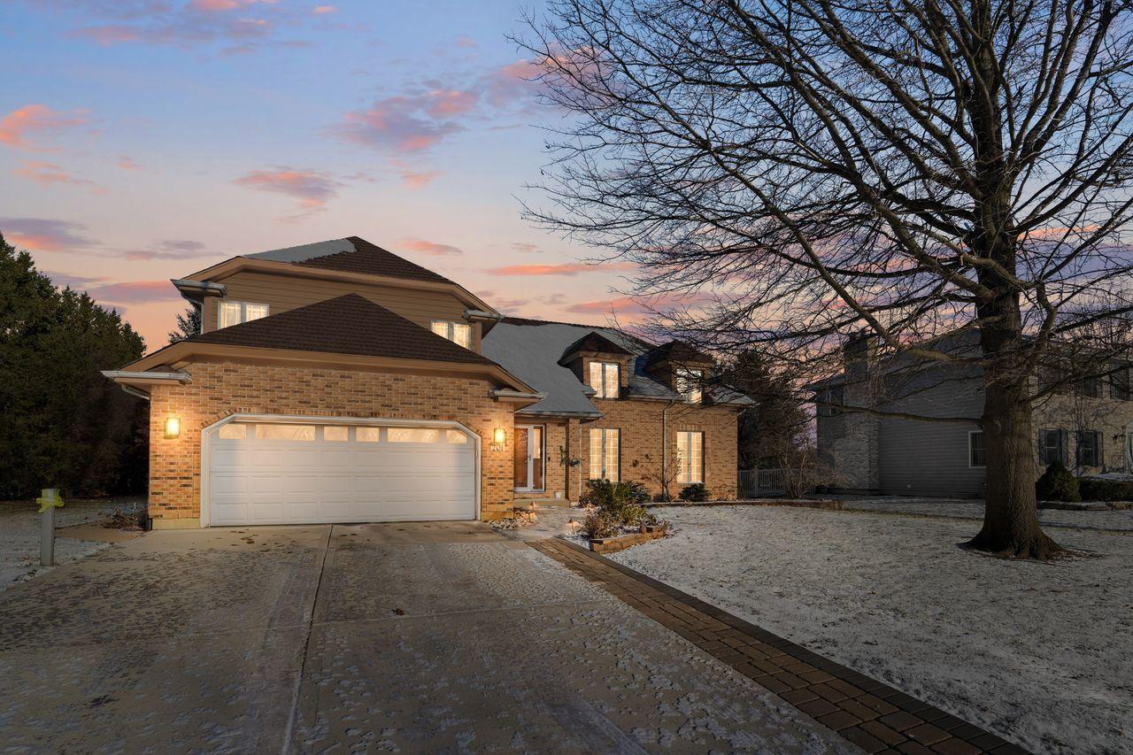 201 Amber Ct., West Chicago, IL 60185