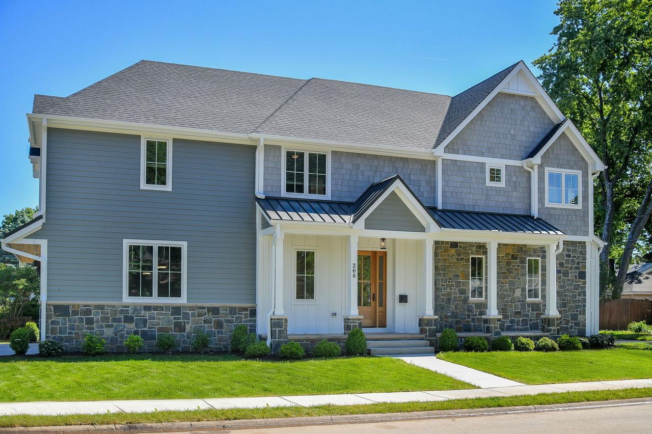 208 W 14th Ave., Naperville, IL 60563