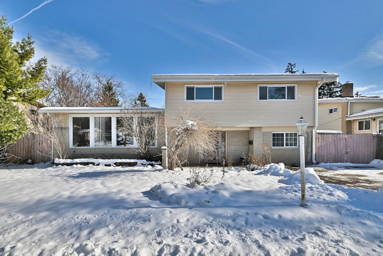 521 Michael Manor, Glenview, IL 60025