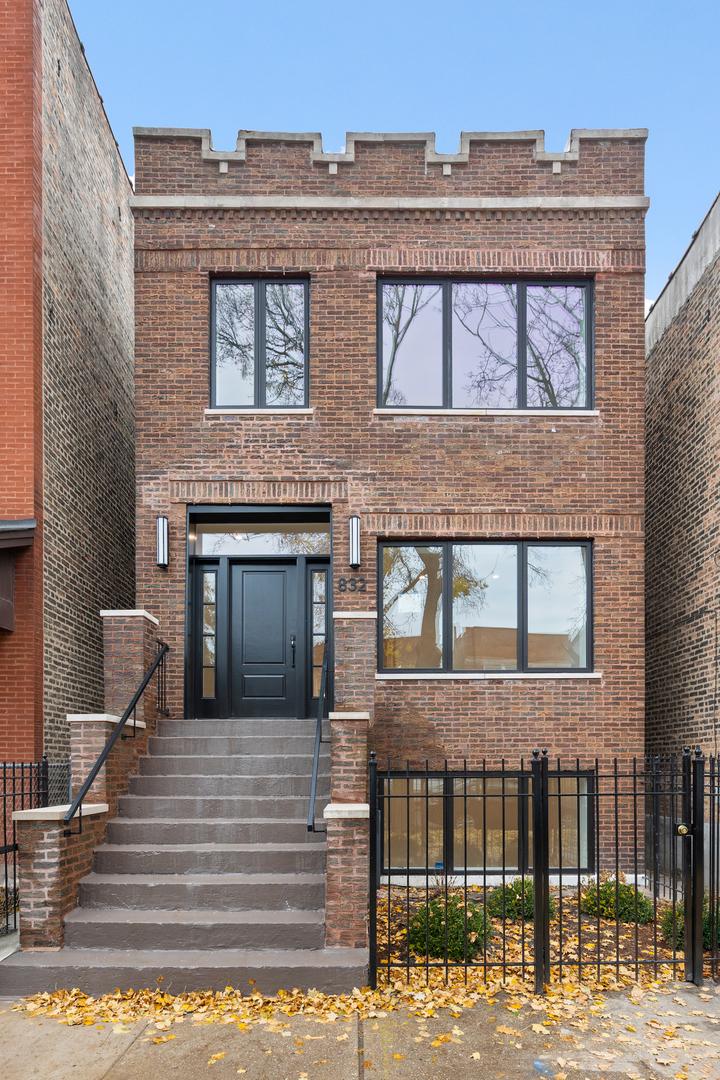 832 N Mozart St., Chicago, IL 60622
