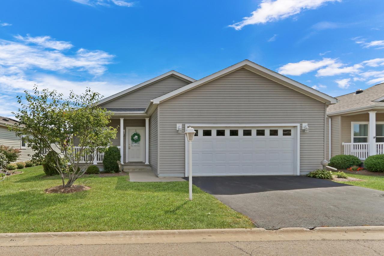 305 Legacy Ct., Grayslake, IL 60030