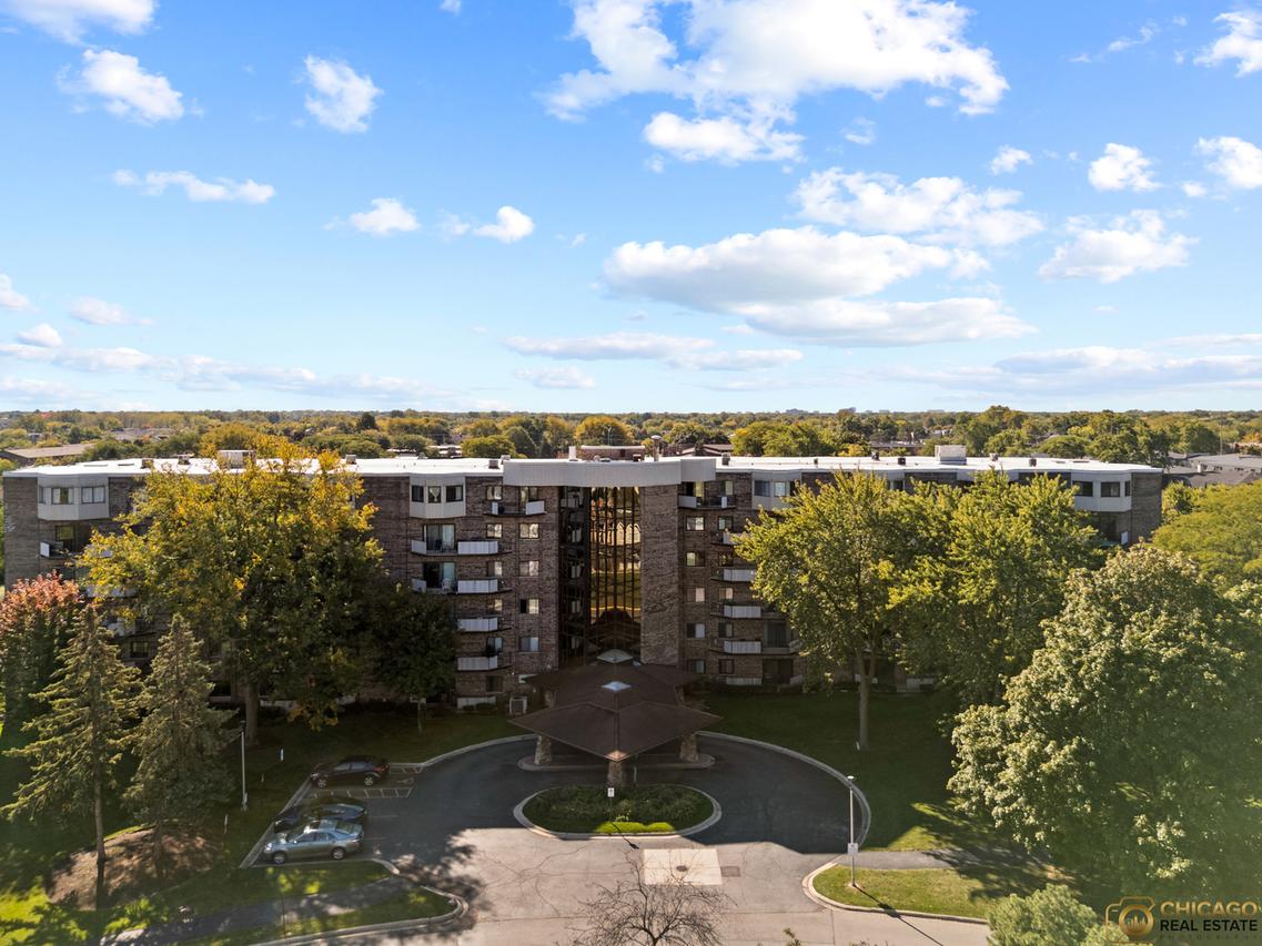 1275 E Baldwin Ln. #601, Palatine, IL 60074