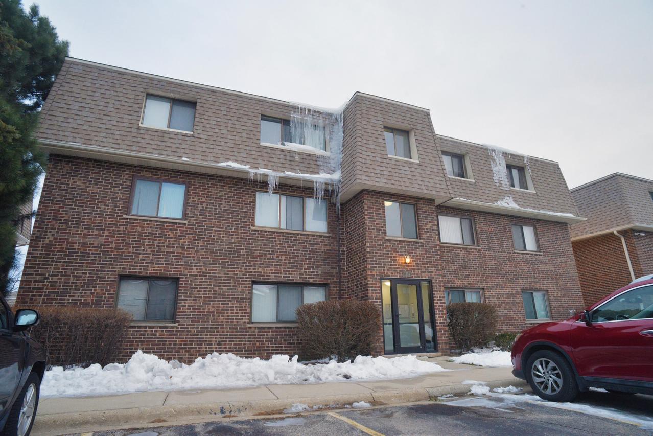 1434 Carol Ct. #1B, Palatine, IL 60074