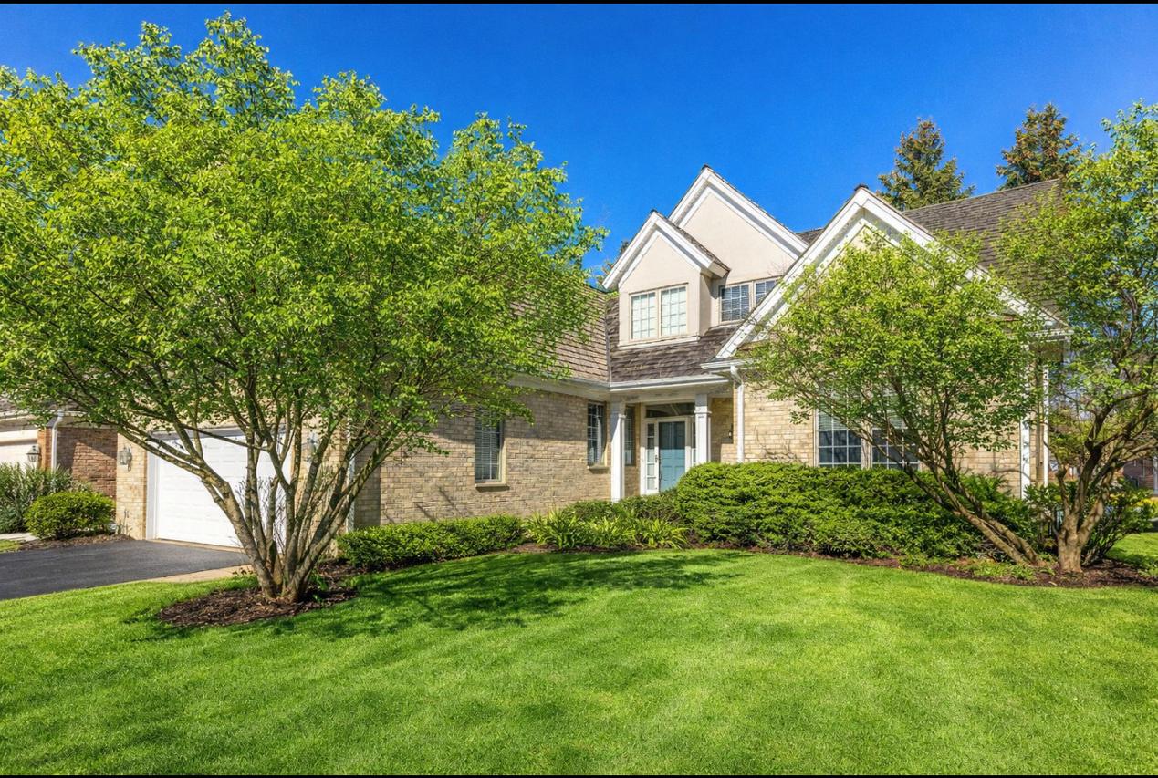 1819 Dunhill Cir., Glenview, IL 60025