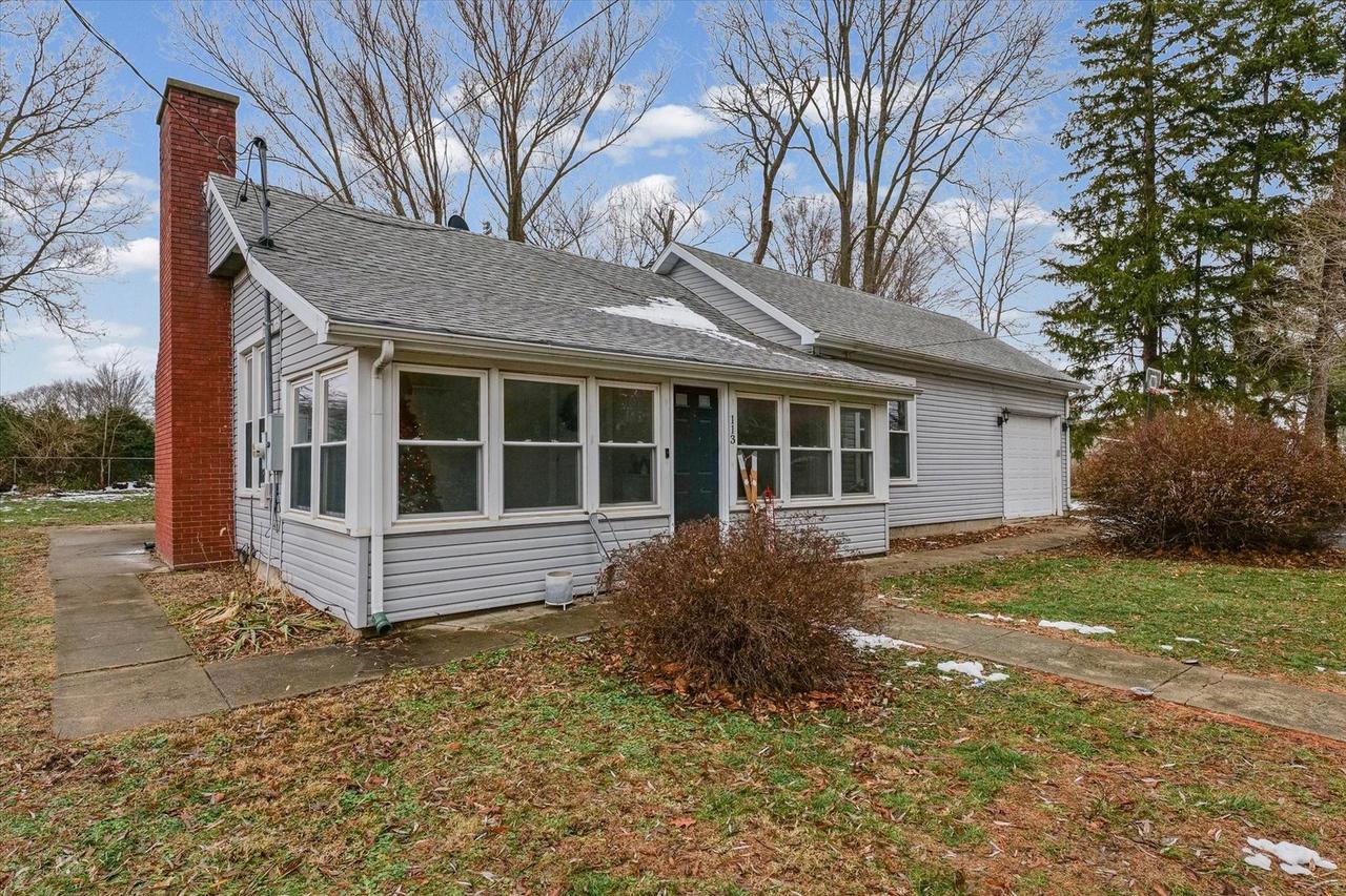 113 Witt Park Rd., Sidney, IL 61877