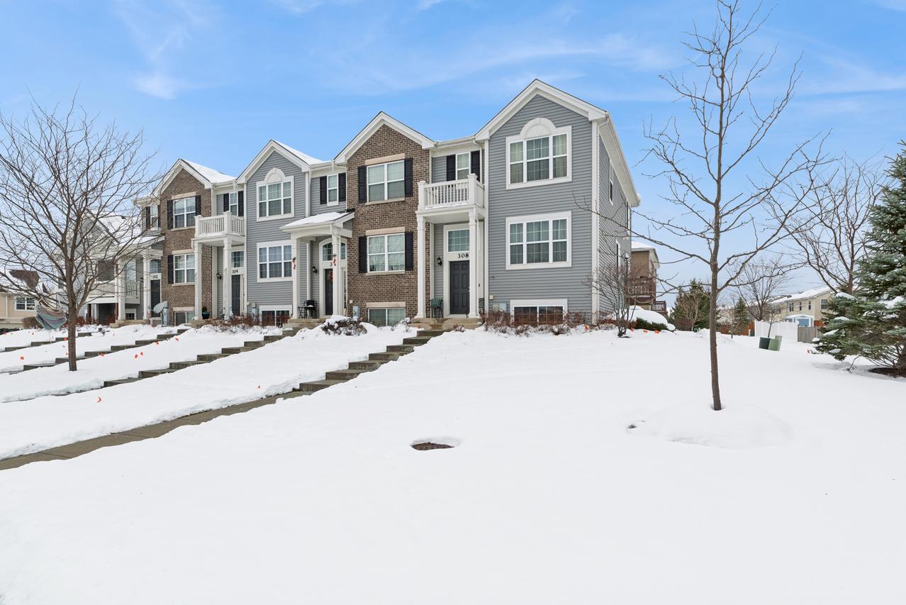 308 Niagara Dr., Volo, IL 60073