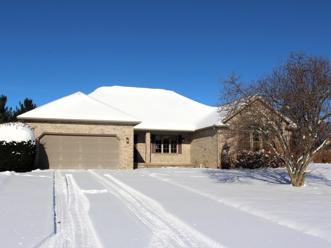 7629 White Oak Rd., Clinton, IL 61727