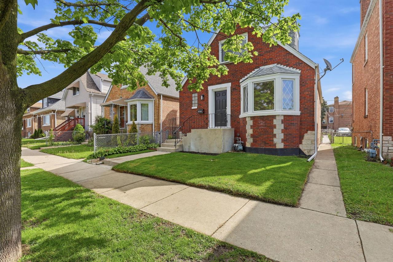 2705 N 73rd Ave., Elmwood Park, IL 60707