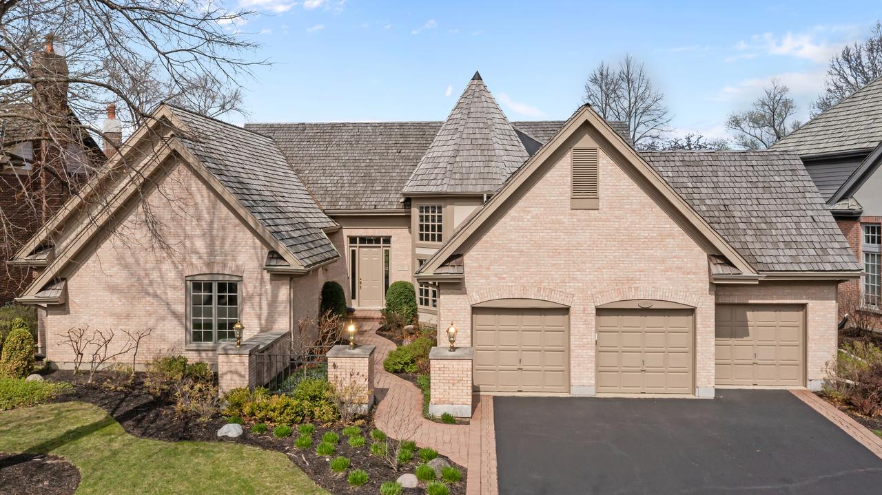 10 Lakeside Ln., North Barrington, IL 60010