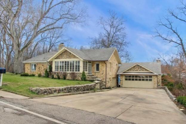205 Orchard Rd., North Barrington, IL 60010