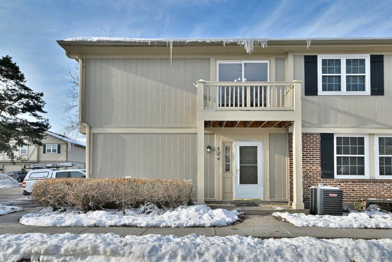 424 Muirwood Ct., Vernon Hills, IL 60061