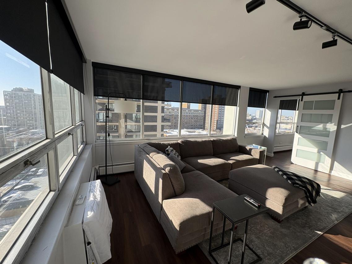 6171 N Sheridan Rd. #1102, Chicago, IL 60660