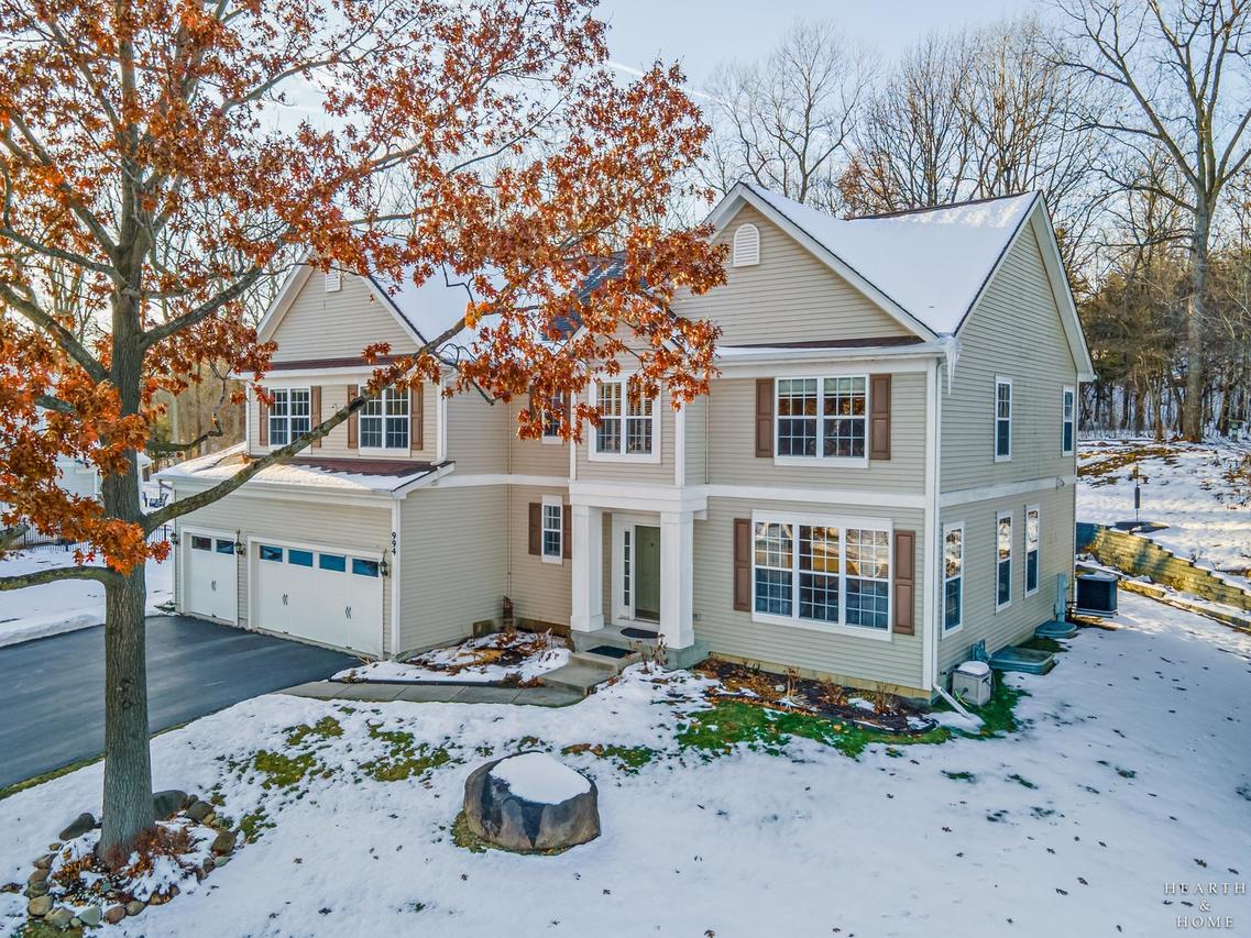 994 Reserve Ct., Fox Lake, IL 60020