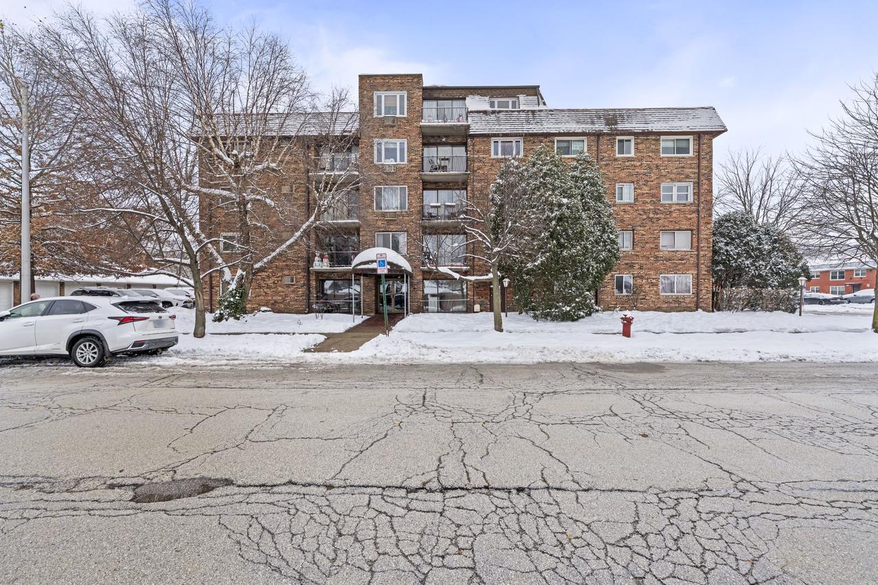 7117 W 93rd St. #306, Oak Lawn, IL 60453