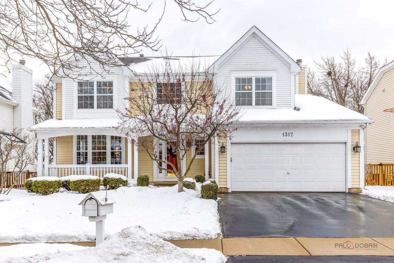 1317 Liverpool Ln., Mundelein, IL 60060