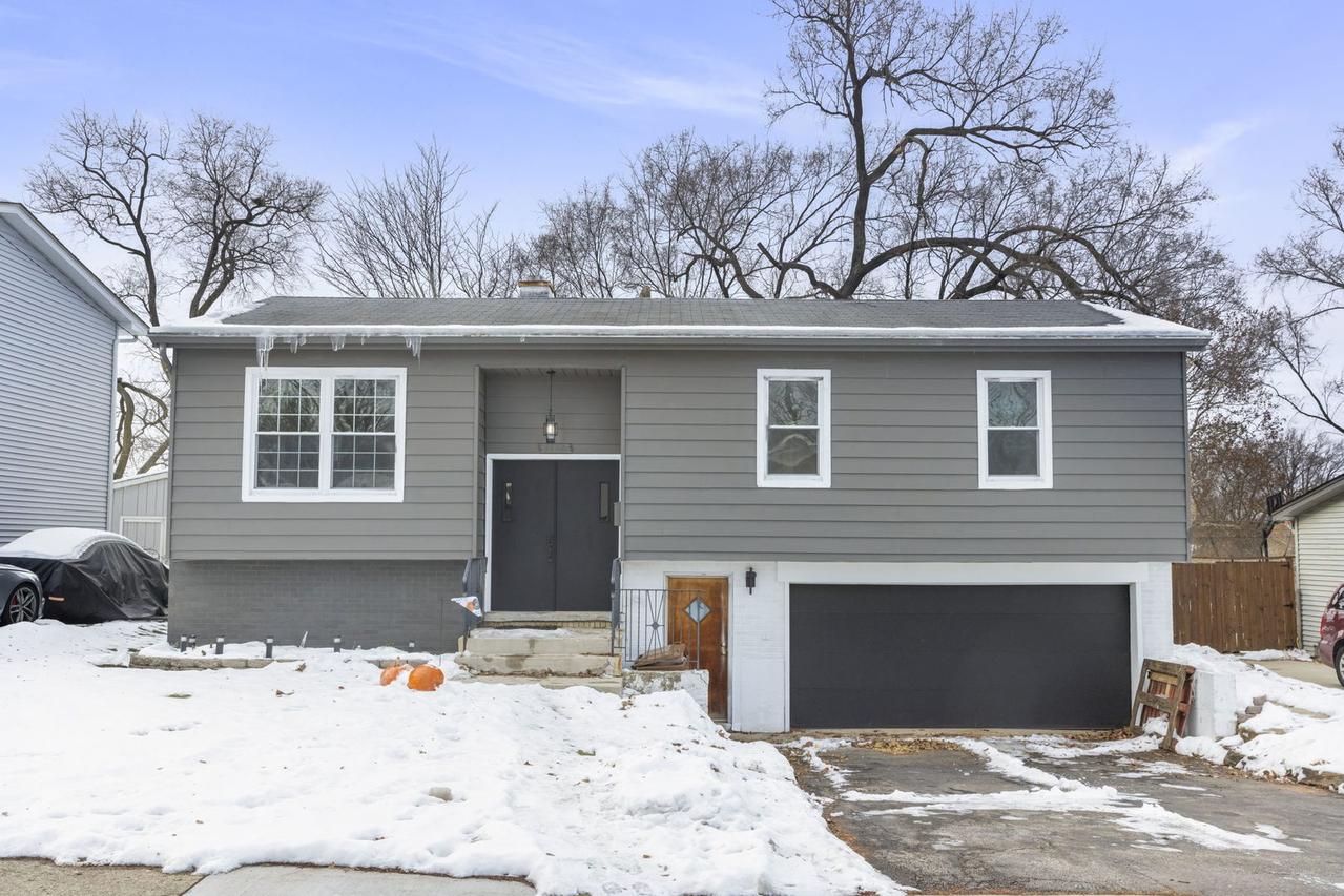 1364 Leslie Ln., Glendale Heights, IL 60139