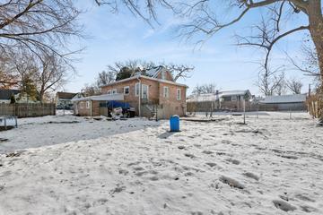 422 Bellevue Dr., Round Lake Park, IL 60073