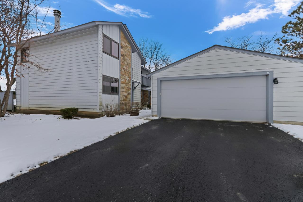111 Windsor Dr., Vernon Hills, IL 60061