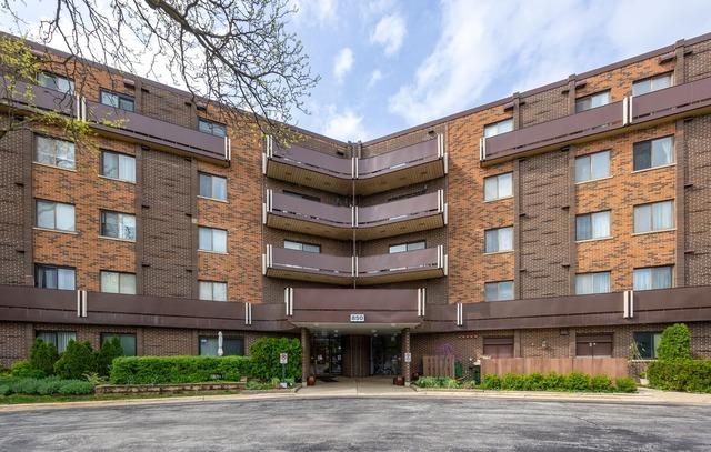 850 Wellington Ave. #304, Elk Grove Village, IL 60007